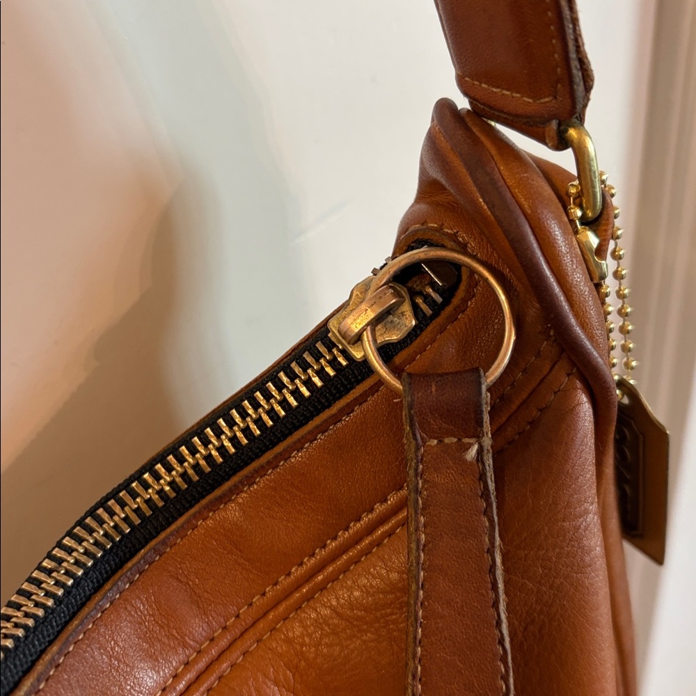 Vintage Coach Brown Leather Hobo Shoulder Bag - Picture 6 of 12